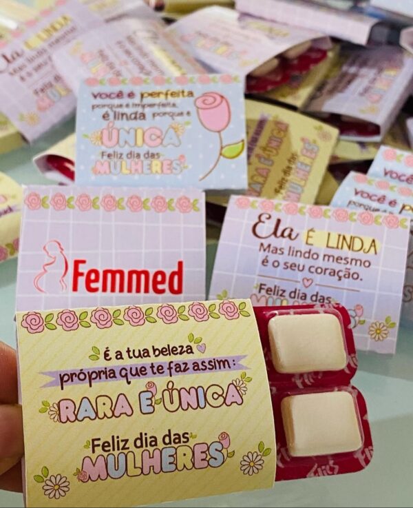 Card com 4 chiclets flicks